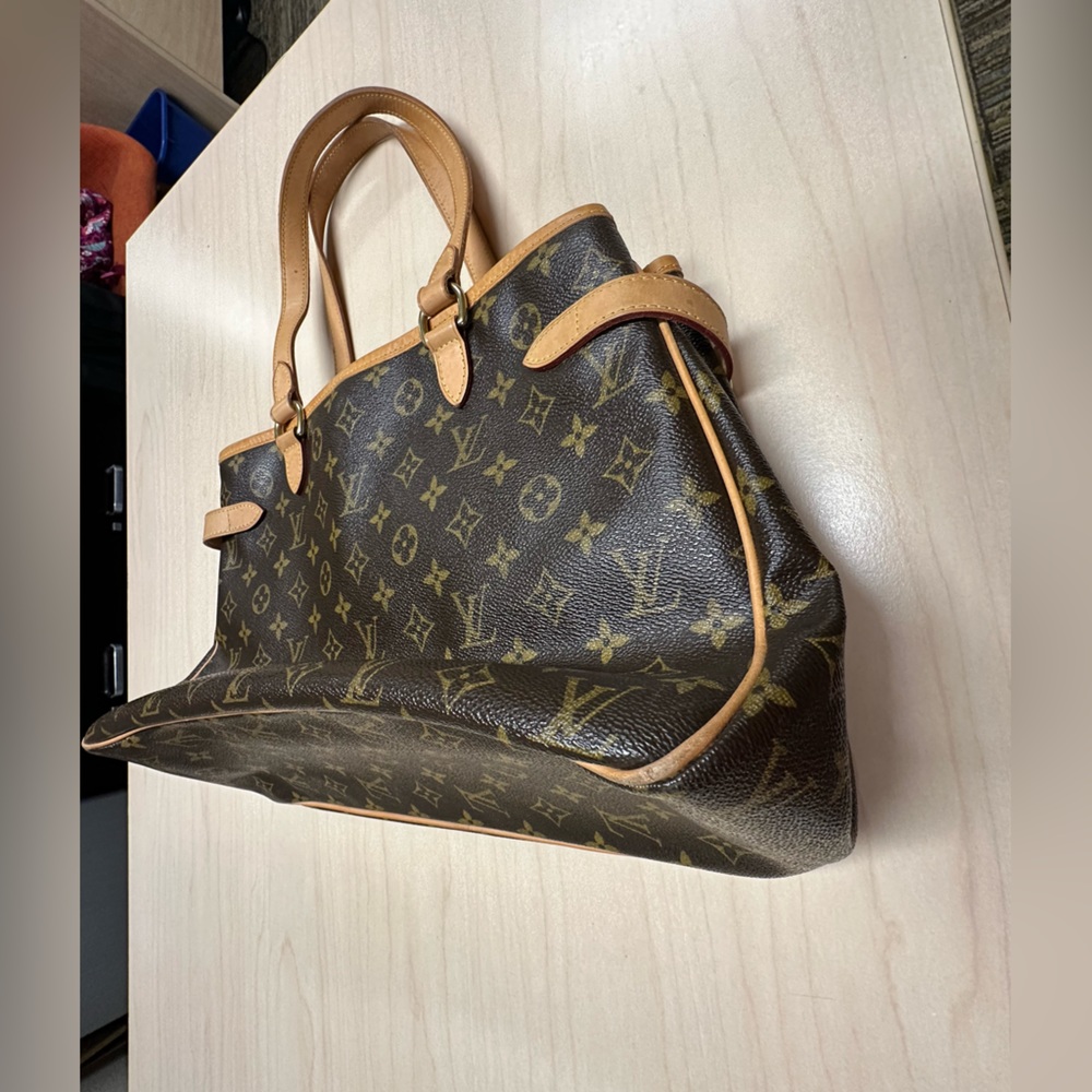 WOW POSHMARK - ONE OWNER = ME - Authentic Louis Vuitton Batignolles GM YEAH!!! - Picture 10 of 16